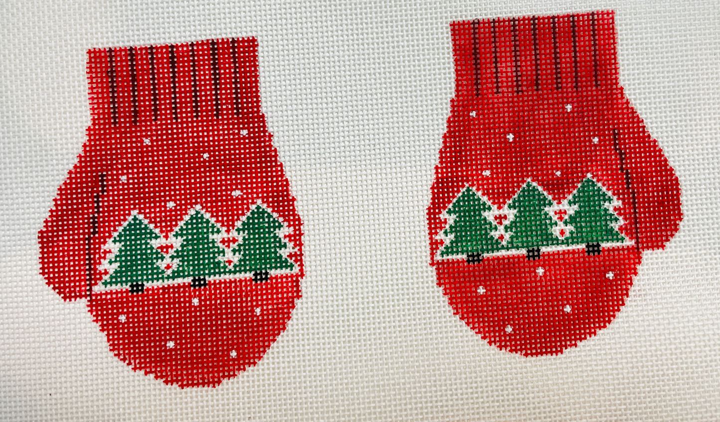 Trees Mittens/Red (Pair)