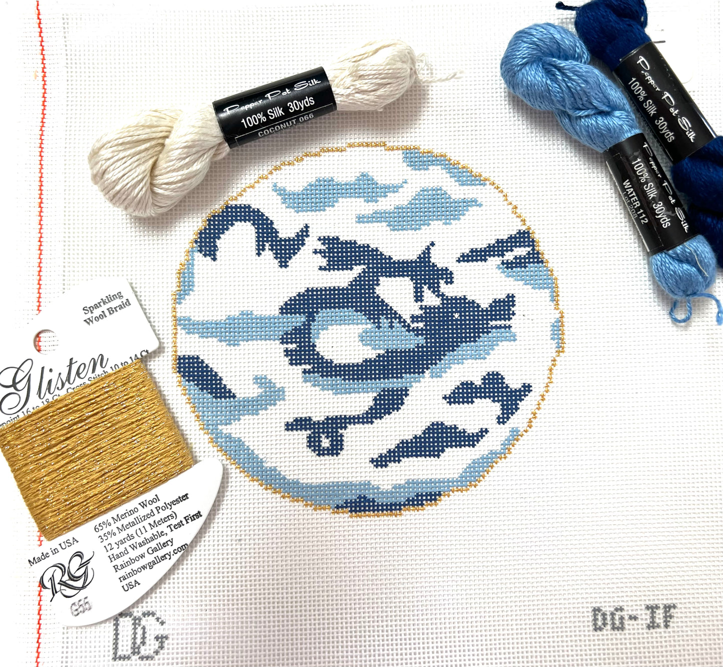 Round Blue and White Dragon Kit